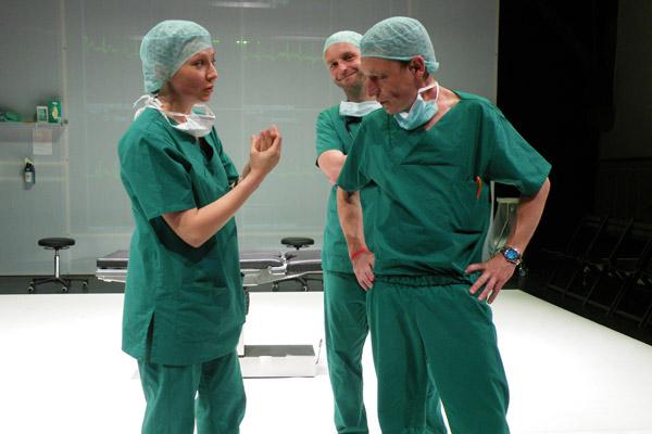 Theater-Operation_Halbstarke-Halbgötter_Foto-6_Ariane-Salzbrunn_4