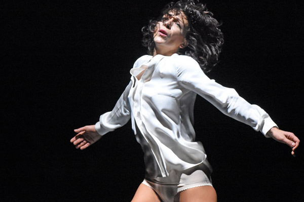 lisbeth_gruwez_dances_bob_dylan2_c_luc_depreitere_2